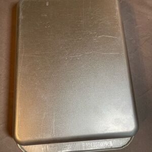 New Nordic Ware Nonstick Compact Ovenware Casserole Pan, model 42010 8.5X6.5 in